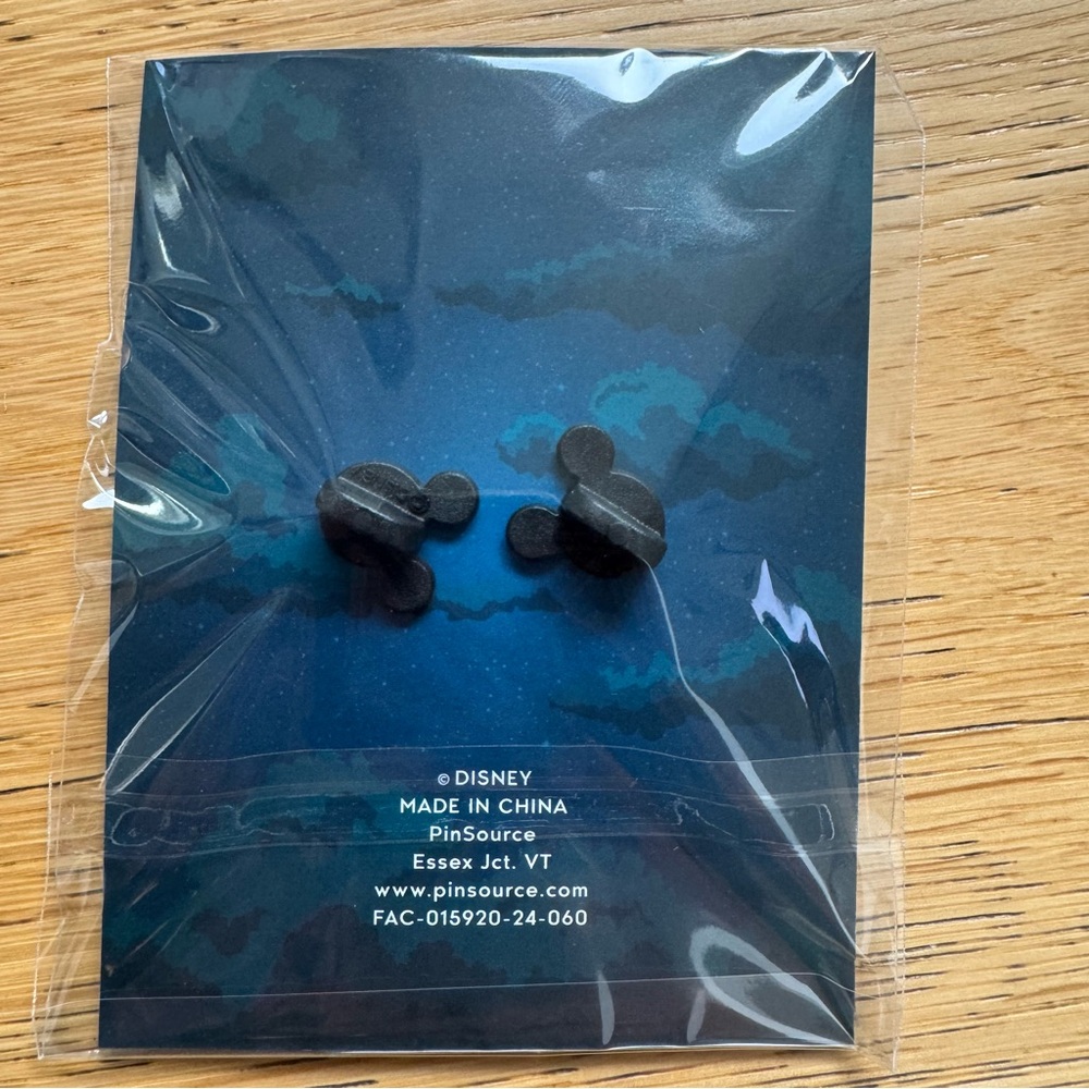 DISNEY D23 Exclusive The Princess And The Frog Ray 15th Anniversary Pin LE 1400 - Picture 3 of 3